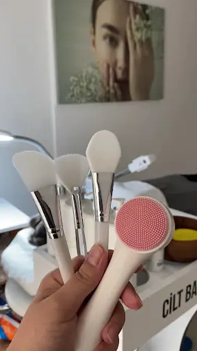 Hümeyra Özdemir Beauty Lazer Epilasyon | Cilt Bakım | Kuaför Salonu 3