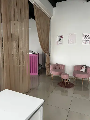 Aura Beauty Center 4
