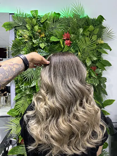 Eray Hair Studio Bayan kuaförü 4