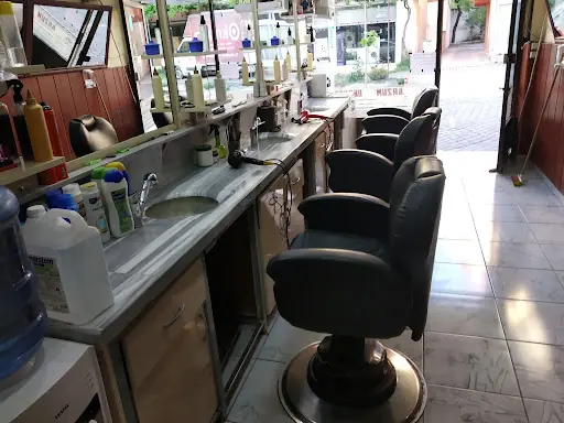 Arzum Berber Salonu 4