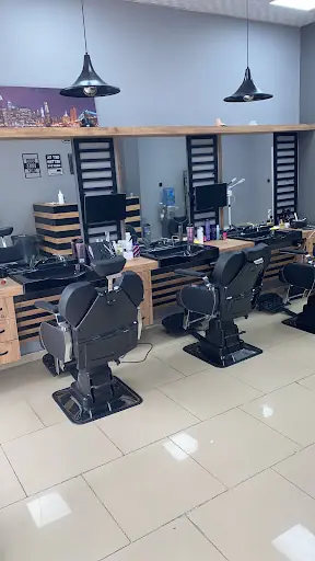 Hair Stylist - Emre Akbaş