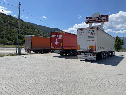 Sterea Moda Gelinlik Ve Kuaför Salonu 3