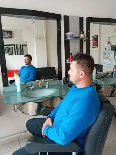 First Class Erkek Kuaförü 3