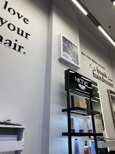 Glow Hair Studio 3