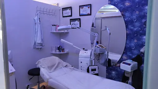 الخال Dayi للحلاقة والعناية بالرجل 2