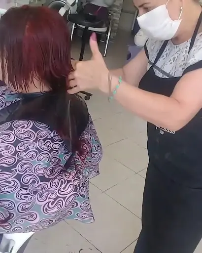 SALON SİHİRLİ TARAK & GÜZELLİK SALONU 3