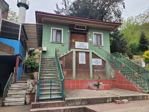 Şeyh Alıyyil Muslıhiddin Hz.leri Türbesi ve Cami 4
