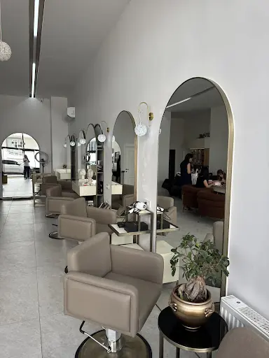 Eda Make Up Studio 3