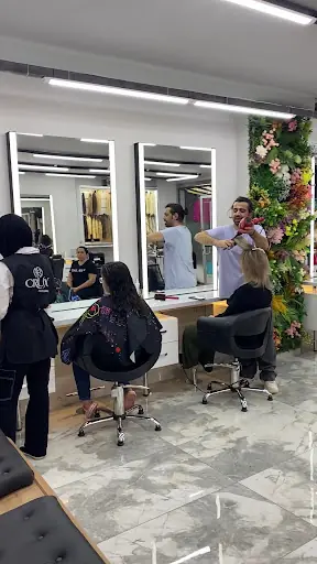Aydınlı kuaför Salon PİNK - BAYAN KUAFÖRÜ ( TUZLA SAÇ KAYNAK MERKEZİ ) 3