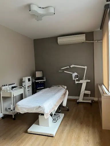Didem ÖZKAN Beauty - 4D Erkek Kaş Tasarımı ve Güzellik Merkezi 2