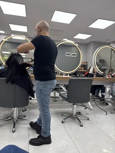 Huriye Kıvılcım Kuaför ve Güzellik Salonu 3