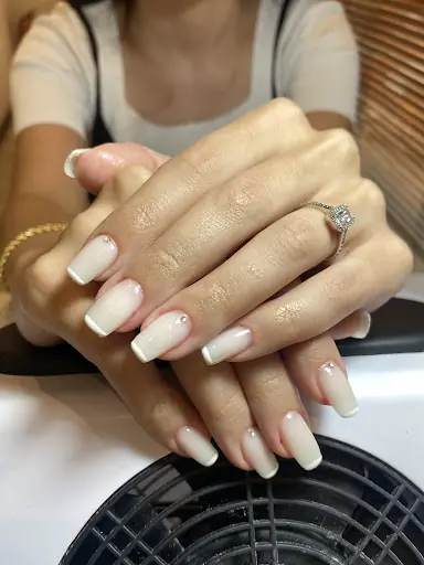Denizli Elegans Güzellik Merkezi – Denizli Protez Tırnak, Lazer Epilasyon, Kalıcı Oje, Kirpik, Cilt Bakımı, 2