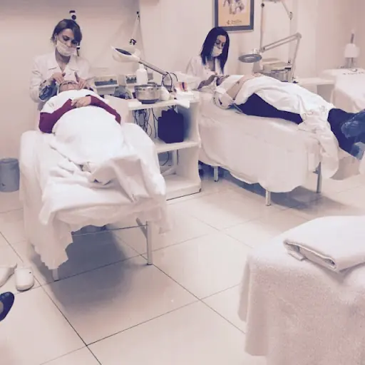 Nazire Cengiz Bakım Salonu 4