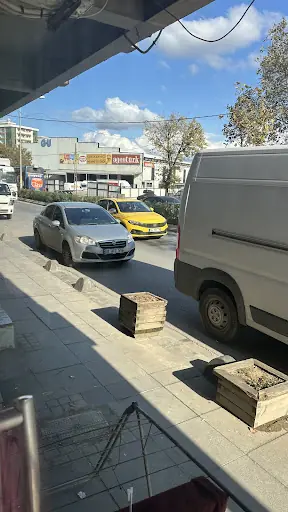 Burhan Erkek Kuaförü 3