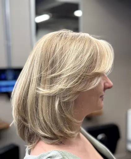 Olcay Emanet Hairdesign / Kuaför 4