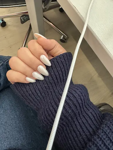 The Beauty Almina Çiçek – Tırnak / Nail Studio, İstanbul (4. fotoğraf)