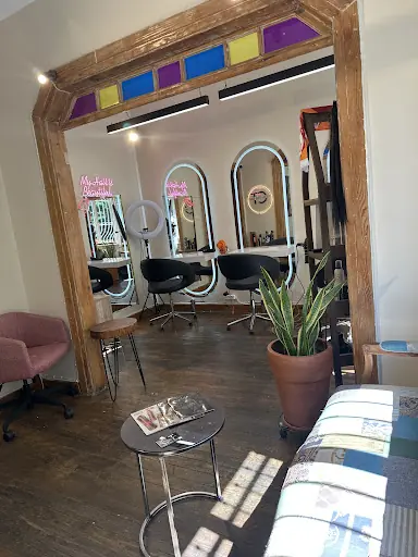HairDresser Cem Taşkan & Nail Studio taksim Cihangir bayan kuaförü