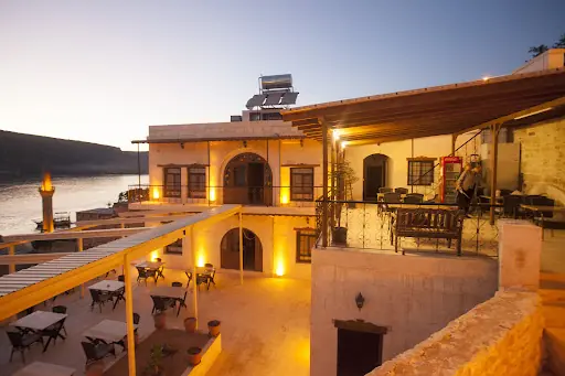 TÜRKMEN KONAĞI HALFETI BUTİK OTEL RESTORANT 2