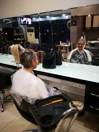 Mehmet Fettahoğlu M&F Kuaför 4