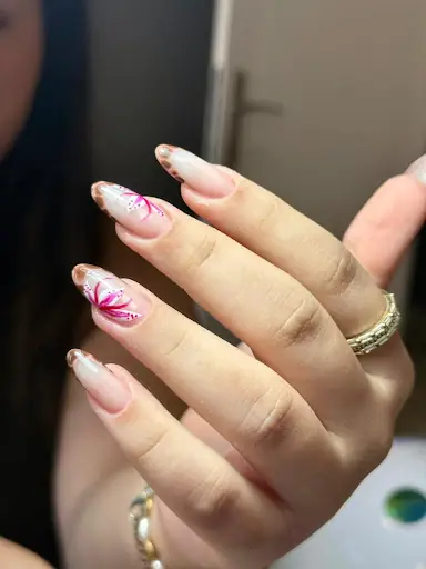 M'Oje Beauty – Tırnak / Nail Studio, İstanbul (2. fotoğraf)