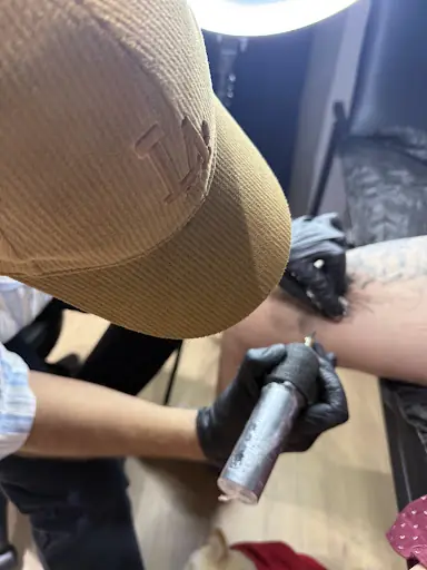 Ouzkrc Ink - Tattoo Studio