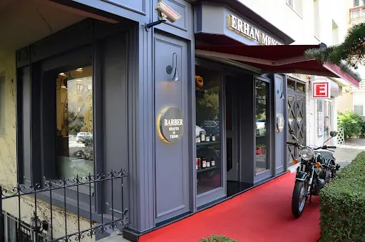 Erhan Mengel Shaves&Trims Erkek Kuaförü