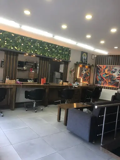 KUAFÖR EMİNE