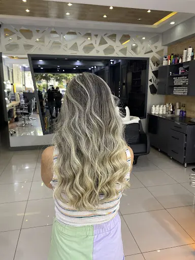ŞAFAK NUR HAİR BEAUTY SALOON 2