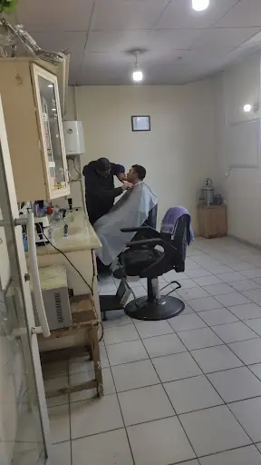 Ramiz Erkek Kuaförü 3