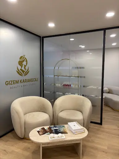 Gizem Karakeçili Beauty – Tırnak / Nail Studio, İstanbul (2. fotoğraf)