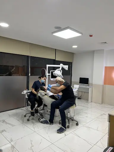 Dt. İstanbul Ağız ve Diş Sağlığı Polikliniği – Güzellik Merkezi, İstanbul (3. fotoğraf)